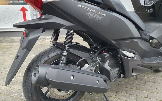 Gebrauchtmotorrad Honda Forza 125 - Bild 6