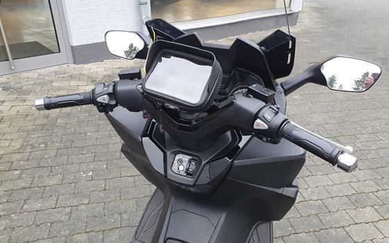 Gebrauchtmotorrad Honda Forza 125 - Bild 8