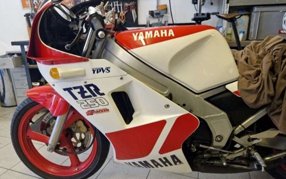 Gebrauchtmotorrad Yamaha TZR 250 - Bild 2