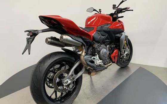 Gebrauchtmotorrad Ducati Streetfighter V2 S - Bild 3
