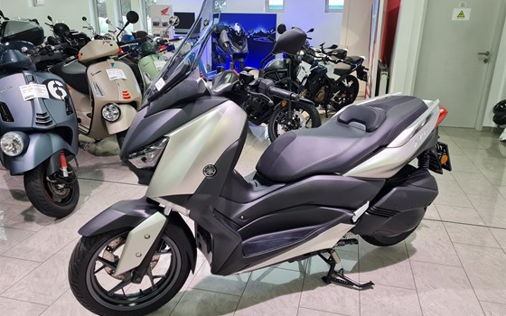 Gebrauchtmotorrad Yamaha XMAX 300 - Bild 3