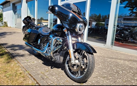 Gebrauchtmotorrad Harley-Davidson Touring Electra Glide Standard FLHT - Bild 2