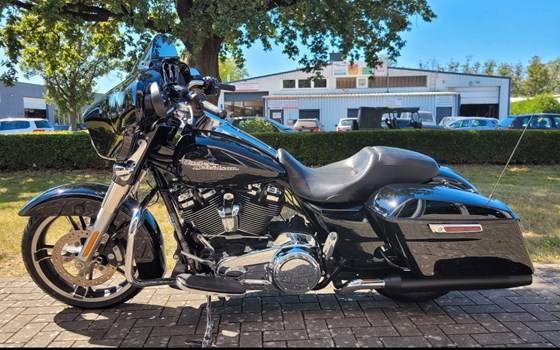 Gebrauchtmotorrad Harley-Davidson Touring Electra Glide Standard FLHT - Bild 5