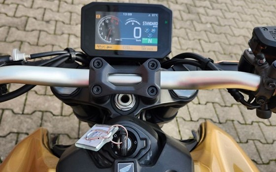 Gebrauchtmotorrad Honda CB 1000 R - Bild 11