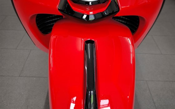 Gebrauchtmotorrad Vespa GTS 300 Super - Bild 10