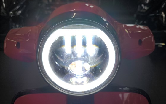 Gebrauchtmotorrad Vespa GTS 300 Super - Bild 16