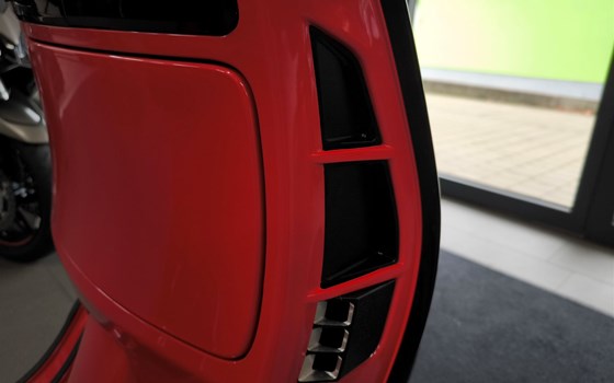 Gebrauchtmotorrad Vespa GTS 300 Super - Bild 19