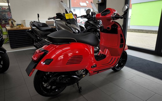 Gebrauchtmotorrad Vespa GTS 300 Super - Bild 6