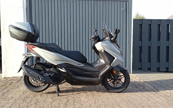 Gebrauchtmotorrad Honda Forza 125 - Bild 6