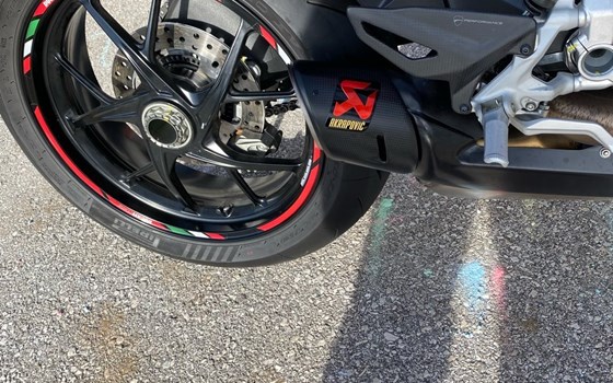 Gebrauchtmotorrad Ducati Streetfighter V2 - Bild 4
