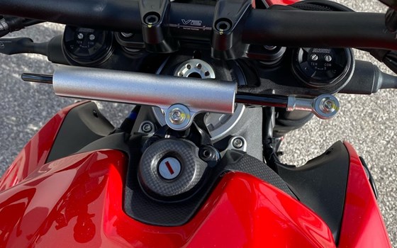 Gebrauchtmotorrad Ducati Streetfighter V2 - Bild 3