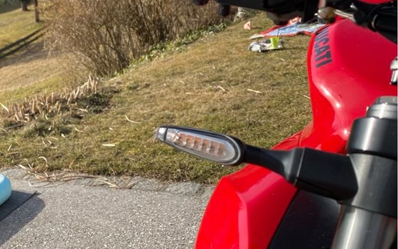 Gebrauchtmotorrad Ducati Streetfighter V2 - Bild 8