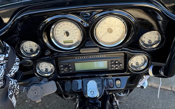 Gebrauchtmotorrad Harley-Davidson Street Glide FLHX - Bild 13