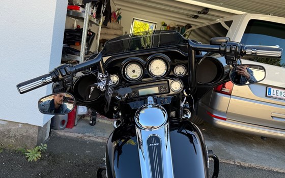 Gebrauchtmotorrad Harley-Davidson Street Glide FLHX - Bild 14