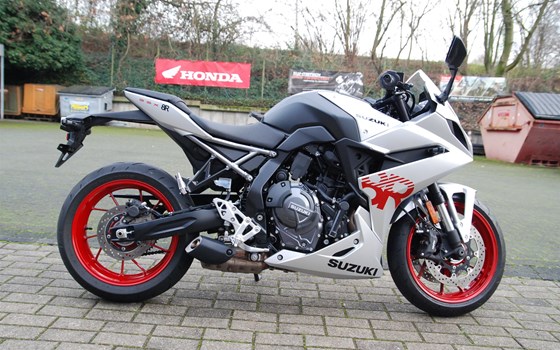 Gebrauchtmotorrad Suzuki GSX-8R - Bild 1