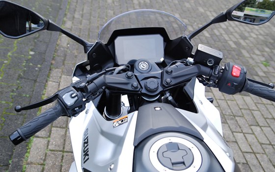 Gebrauchtmotorrad Suzuki GSX-8R - Bild 8