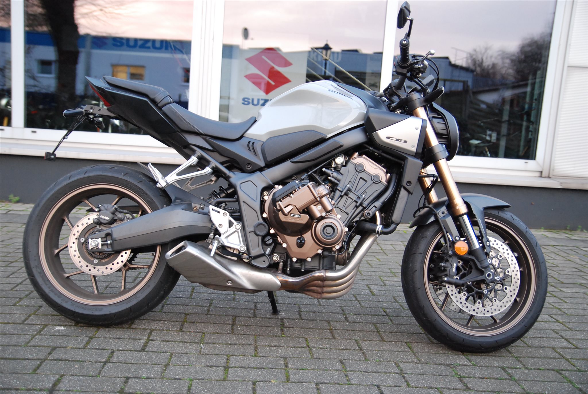 Honda CB650R E-Clutch