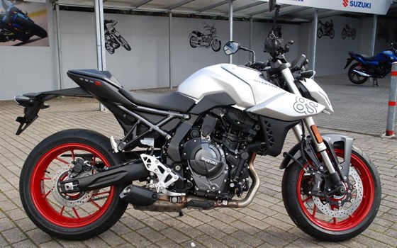 Gebrauchtmotorrad Suzuki GSX-8S - Bild 1