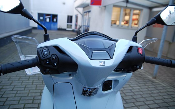 Neufahrzeug Honda SH350i - Bild 9