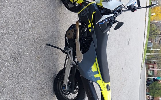 Gebrauchtmotorrad Husqvarna 701 Supermoto - Bild 1