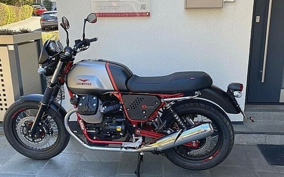 Gebrauchtmotorrad Moto Guzzi V7 II Racer - Bild 1