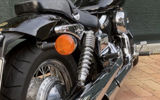 Gebrauchtmotorrad Honda VT 750 DC Black Widow - Bild 4