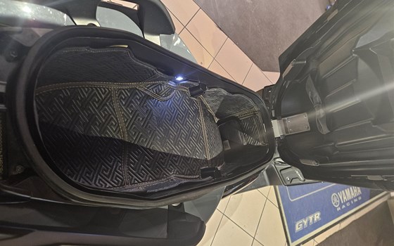 Gebrauchtmotorrad Yamaha XMAX 300 Tech MAX - Bild 4