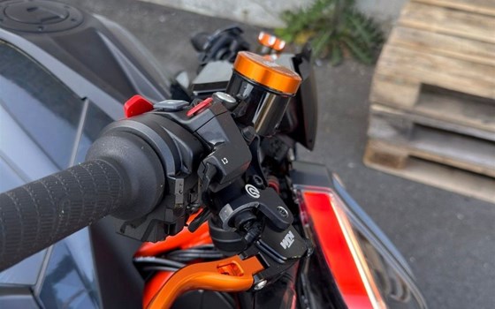 Gebrauchtmotorrad KTM 1290 Super Duke R - Bild 1