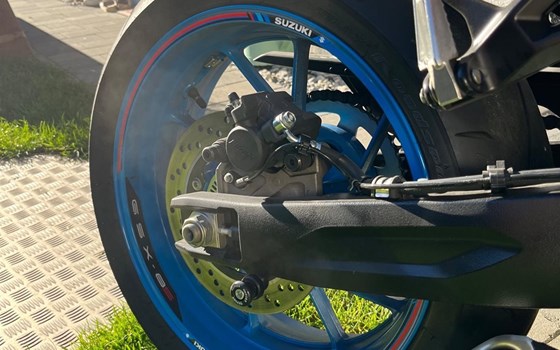 Gebrauchtmotorrad Suzuki GSX-8S - Bild 5