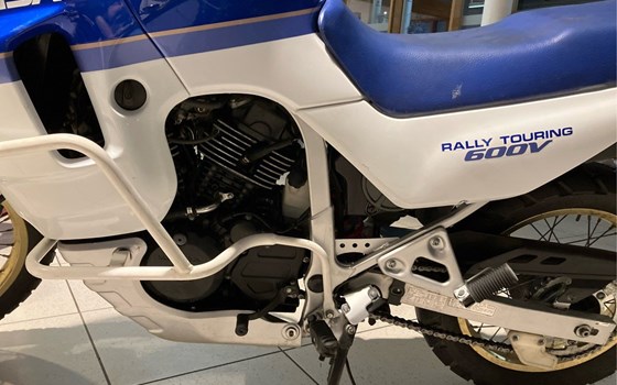 Gebrauchtmotorrad Honda XL 600V Transalp - Bild 6