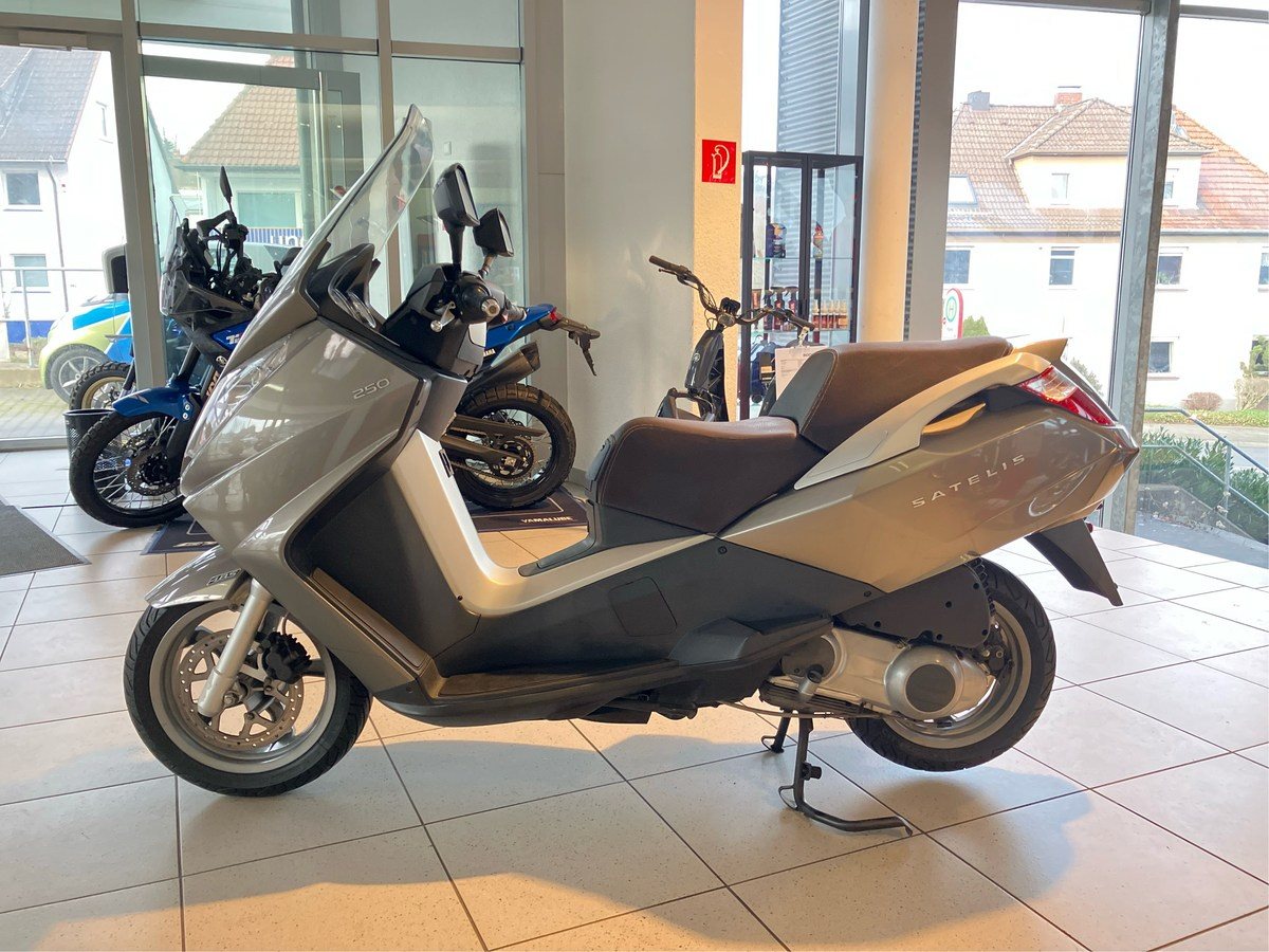 Peugeot Satelis 250