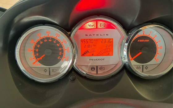Gebrauchtmotorrad Peugeot Satelis 250 - Bild 9