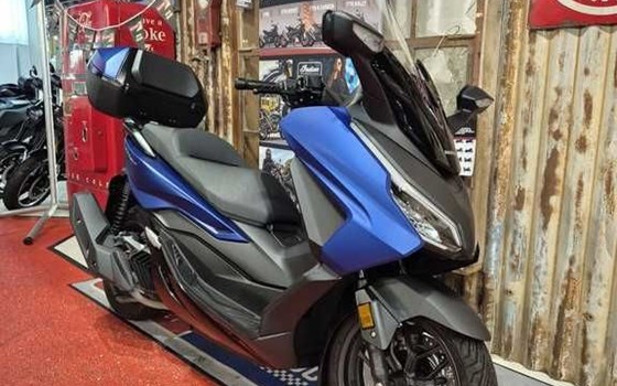 Gebrauchtmotorrad Honda Forza 125 - Bild 1