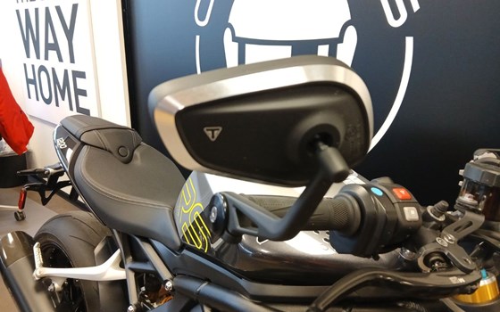 Gebrauchtmotorrad Triumph Speed Triple 1200 RS - Bild 12