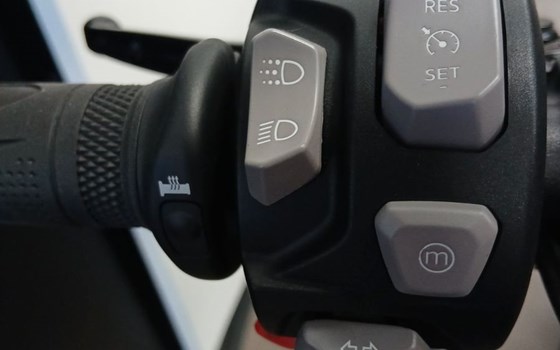 Gebrauchtmotorrad Triumph Speed Triple 1200 RS - Bild 16