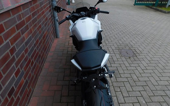 Neufahrzeug Suzuki GSX-8R - Bild 11