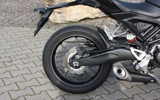 Gebrauchtmotorrad Honda CB125R - Bild 11