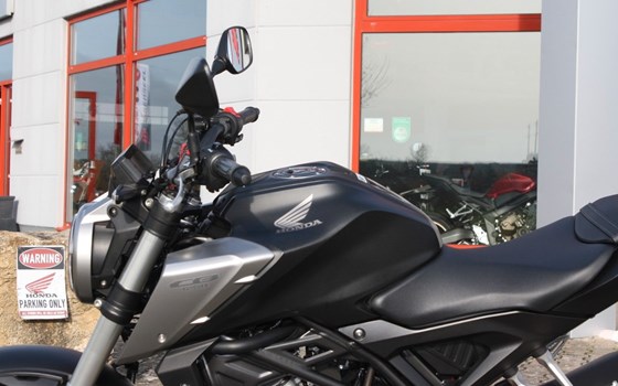 Gebrauchtmotorrad Honda CB125R - Bild 17