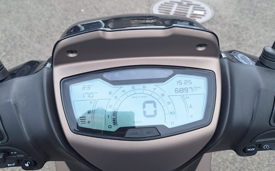 Gebrauchtmotorrad Piaggio Medley 125 - Bild 5