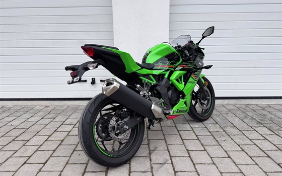 Gebrauchtmotorrad Kawasaki Ninja 125 - Bild 3