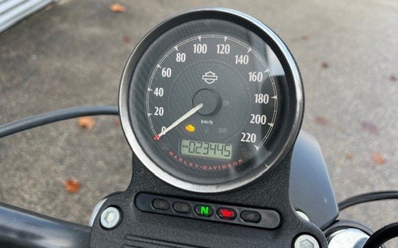 Gebrauchtmotorrad Harley-Davidson Sportster XL 883 N Iron - Bild 14