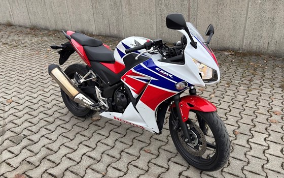 Gebrauchtmotorrad Honda CBR 300 R - Bild 1