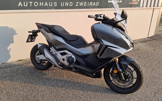 Gebrauchtmotorrad Honda Forza 750 - Bild 2