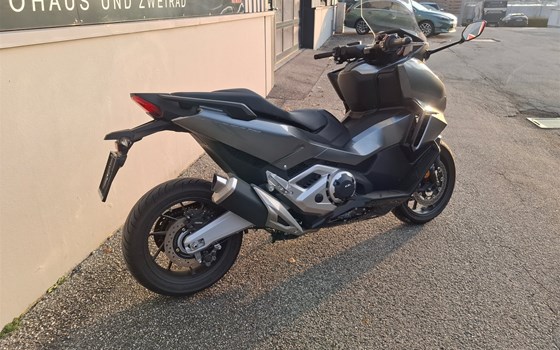 Gebrauchtmotorrad Honda Forza 750 - Bild 6