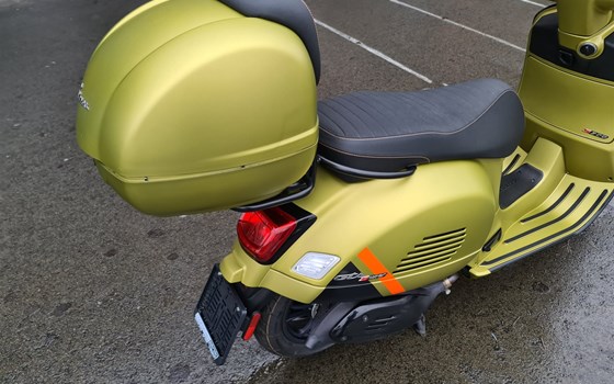 Gebrauchtmotorrad Vespa GTS 300 Super Sport - Bild 3