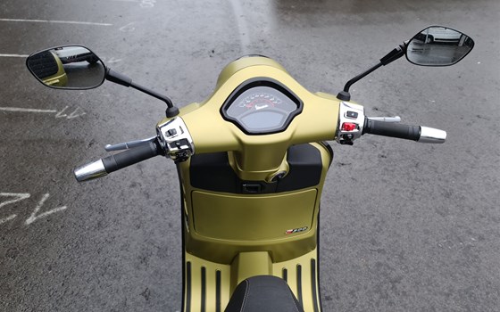 Gebrauchtmotorrad Vespa GTS 300 Super Sport - Bild 7