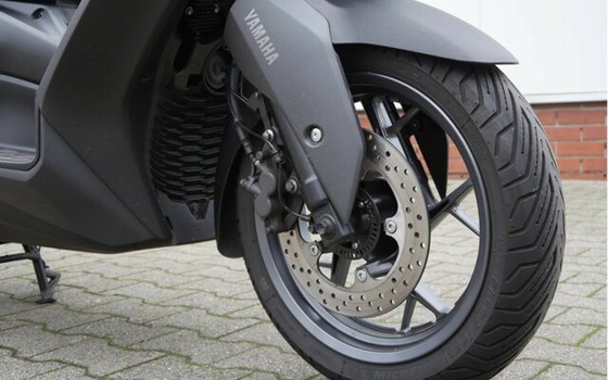 Gebrauchtmotorrad Yamaha XMAX 300 - Bild 4