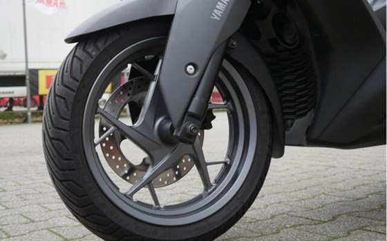 Gebrauchtmotorrad Yamaha XMAX 300 - Bild 7