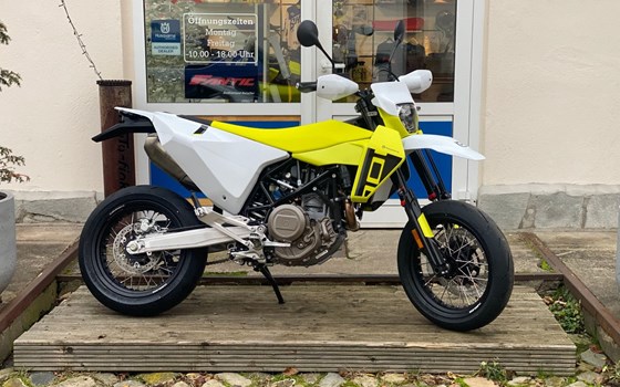 Neufahrzeug Husqvarna 701 Supermoto - Bild 11
