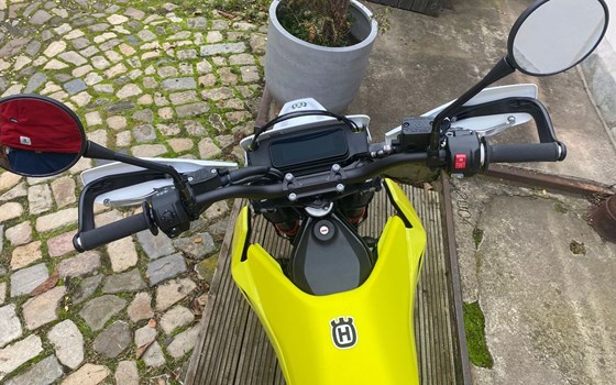 Neufahrzeug Husqvarna 701 Supermoto - Bild 3